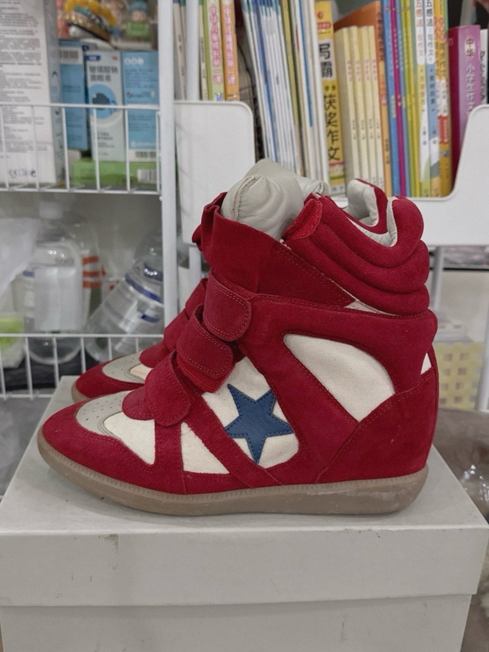 Isabel Marant Red High-Top Wedge Sneakers with Blue Star - Picture 2 of 3